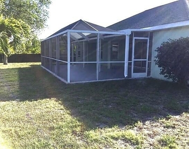 2367 Se Rock Springs Drive - Photo Thumbnail 9