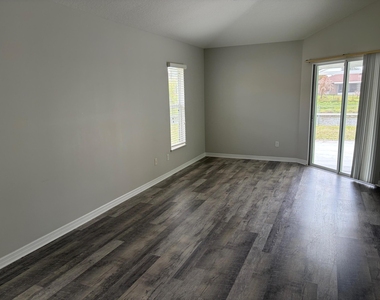 2367 Se Rock Springs Drive - Photo Thumbnail 10