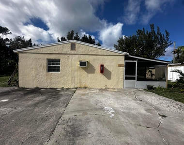 3874 N 7th Ave Avenue N - Photo Thumbnail 5