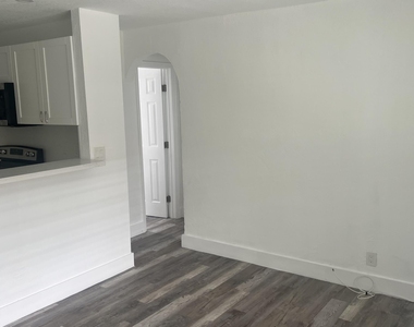 2034 Taylor Street - Photo Thumbnail 9