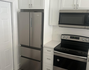 2034 Taylor Street - Photo Thumbnail 14