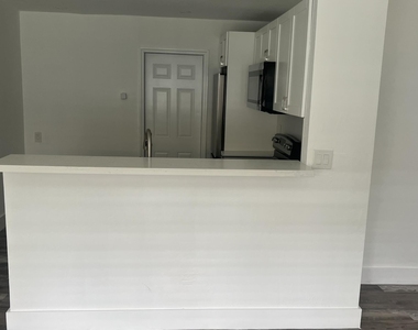 2034 Taylor Street - Photo Thumbnail 8