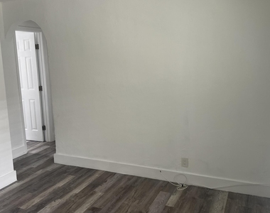 2034 Taylor Street - Photo Thumbnail 10