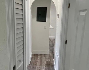 2034 Taylor Street - Photo Thumbnail 5