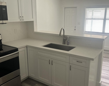 2034 Taylor Street - Photo Thumbnail 13