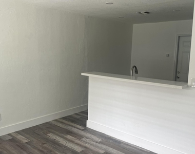2034 Taylor Street - Photo Thumbnail 7