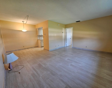 1901 Ne 29th Street - Photo Thumbnail 4