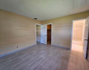 1901 Ne 29th Street - Photo Thumbnail 3