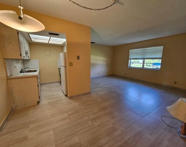 1901 Ne 29th Street - Photo Thumbnail 5