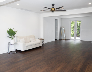 634 Se 3rd Avenue - Photo Thumbnail 19