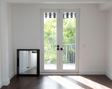 634 Se 3rd Avenue - Photo Thumbnail 6