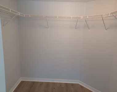 215 Villa Circle - Photo Thumbnail 11