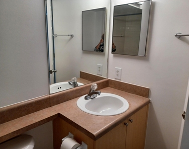 215 Villa Circle - Photo Thumbnail 15