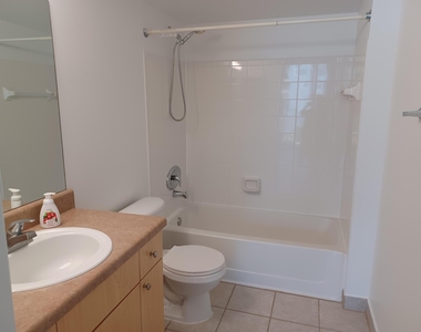 215 Villa Circle - Photo Thumbnail 20