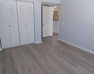 215 Villa Circle - Photo Thumbnail 10