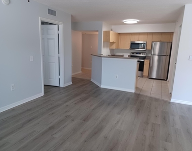 215 Villa Circle - Photo Thumbnail 3
