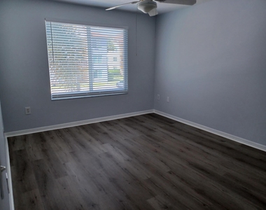 215 Villa Circle - Photo Thumbnail 19