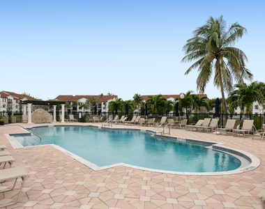 215 Villa Circle - Photo Thumbnail 22