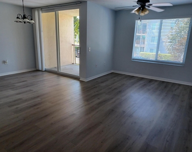215 Villa Circle - Photo Thumbnail 8
