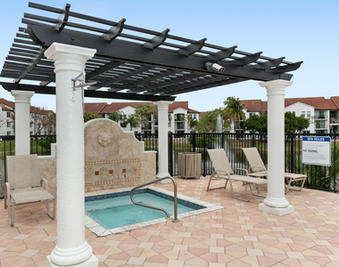 215 Villa Circle - Photo Thumbnail 23