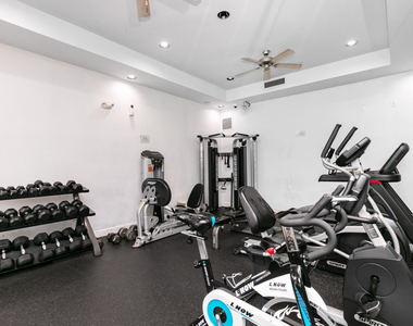 215 Villa Circle - Photo Thumbnail 25
