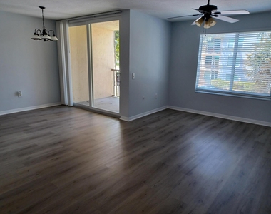 215 Villa Circle - Photo Thumbnail 5