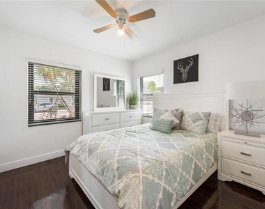 801 Ne 19th Avenue - Photo Thumbnail 1