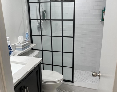 1731 Se 15th Street - Photo Thumbnail 4