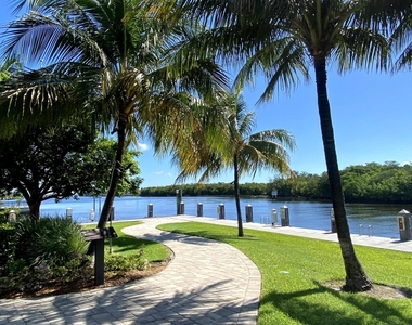 700 E Boynton Beach Boulevard - Photo Thumbnail 19
