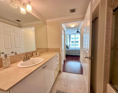700 E Boynton Beach Boulevard - Photo Thumbnail 5