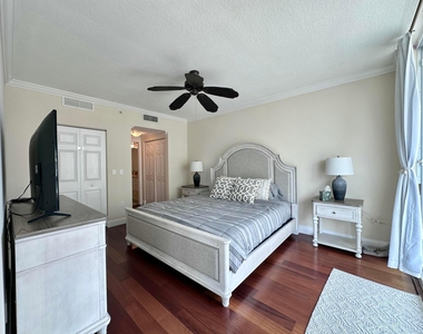700 E Boynton Beach Boulevard - Photo Thumbnail 4