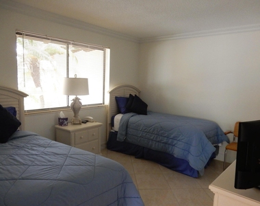 311 Club Drive - Photo Thumbnail 10