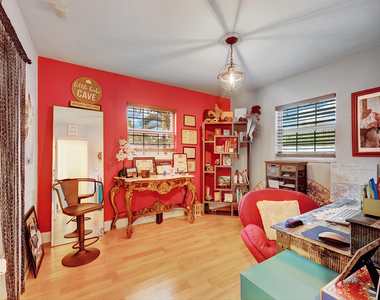 661 Eagle Circle - Photo Thumbnail 10