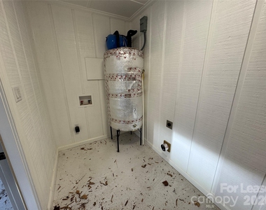 2359 Maplewood Drive - Photo Thumbnail 15