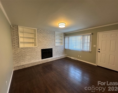 2359 Maplewood Drive - Photo Thumbnail 2