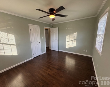 2359 Maplewood Drive - Photo Thumbnail 13