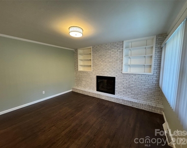 2359 Maplewood Drive - Photo Thumbnail 1