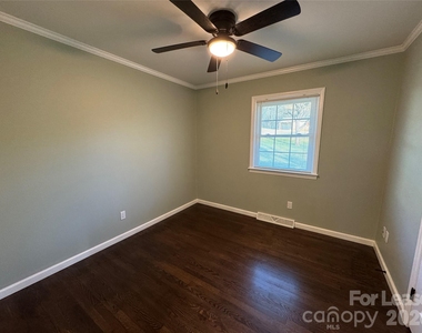 2359 Maplewood Drive - Photo Thumbnail 8