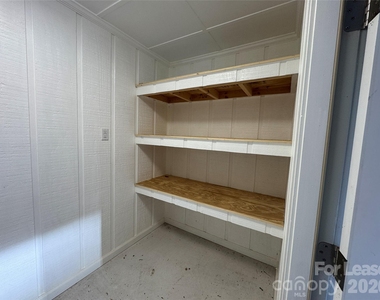 2359 Maplewood Drive - Photo Thumbnail 16