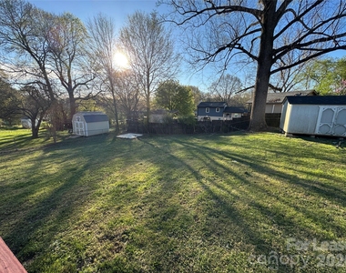 2359 Maplewood Drive - Photo Thumbnail 19