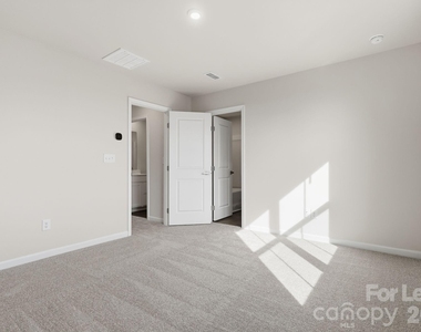 7024 Capstan Terrace - Photo Thumbnail 27
