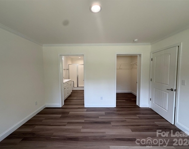 204 Oscelake Way - Photo Thumbnail 26