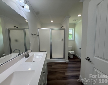 204 Oscelake Way - Photo Thumbnail 29