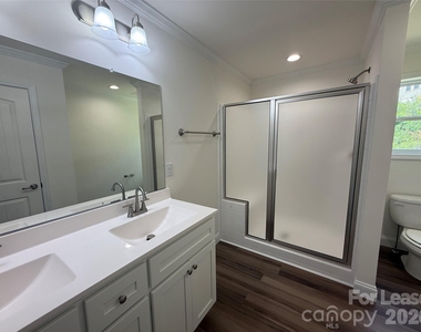 204 Oscelake Way - Photo Thumbnail 27