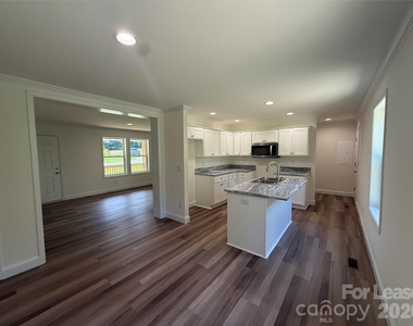 204 Oscelake Way - Photo Thumbnail 14