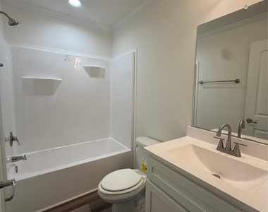 204 Oscelake Way - Photo Thumbnail 19