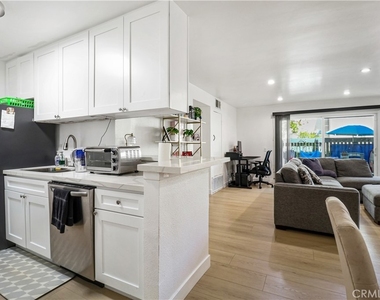 5700 Etiwanda - Photo Thumbnail 9