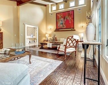 4751 Topeka Drive - Photo Thumbnail 10