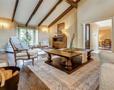 4751 Topeka Drive - Photo Thumbnail 11