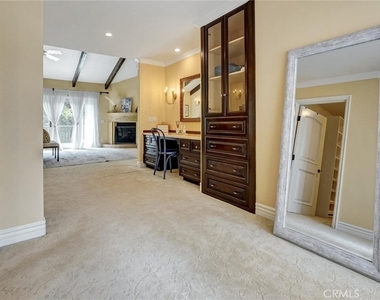 4751 Topeka Drive - Photo Thumbnail 32